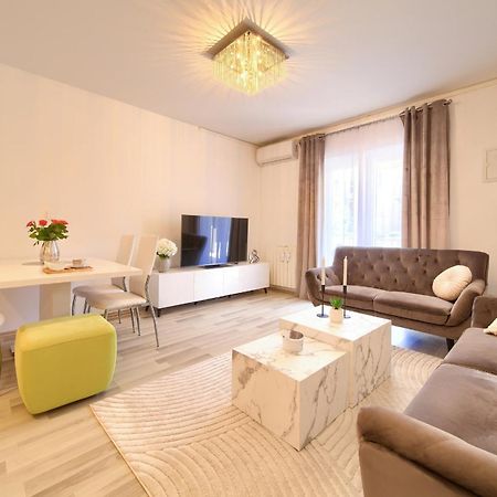 קרק Apartmani Assa Krk מראה חיצוני תמונה