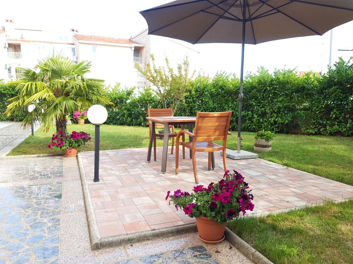 קרק Apartmani Assa Krk מראה חיצוני תמונה