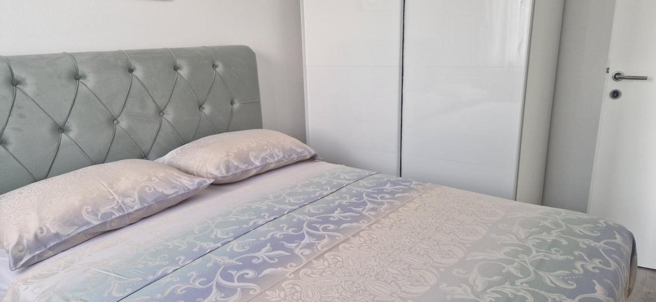 קרק Apartmani Assa Krk מראה חיצוני תמונה