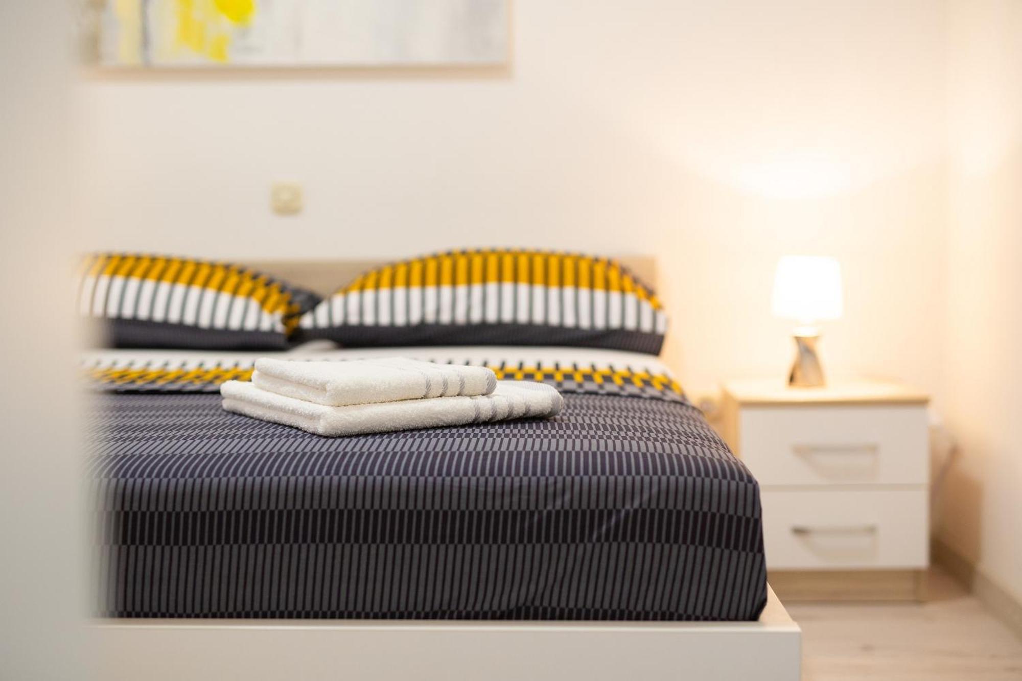 קרק Apartmani Assa Krk מראה חיצוני תמונה