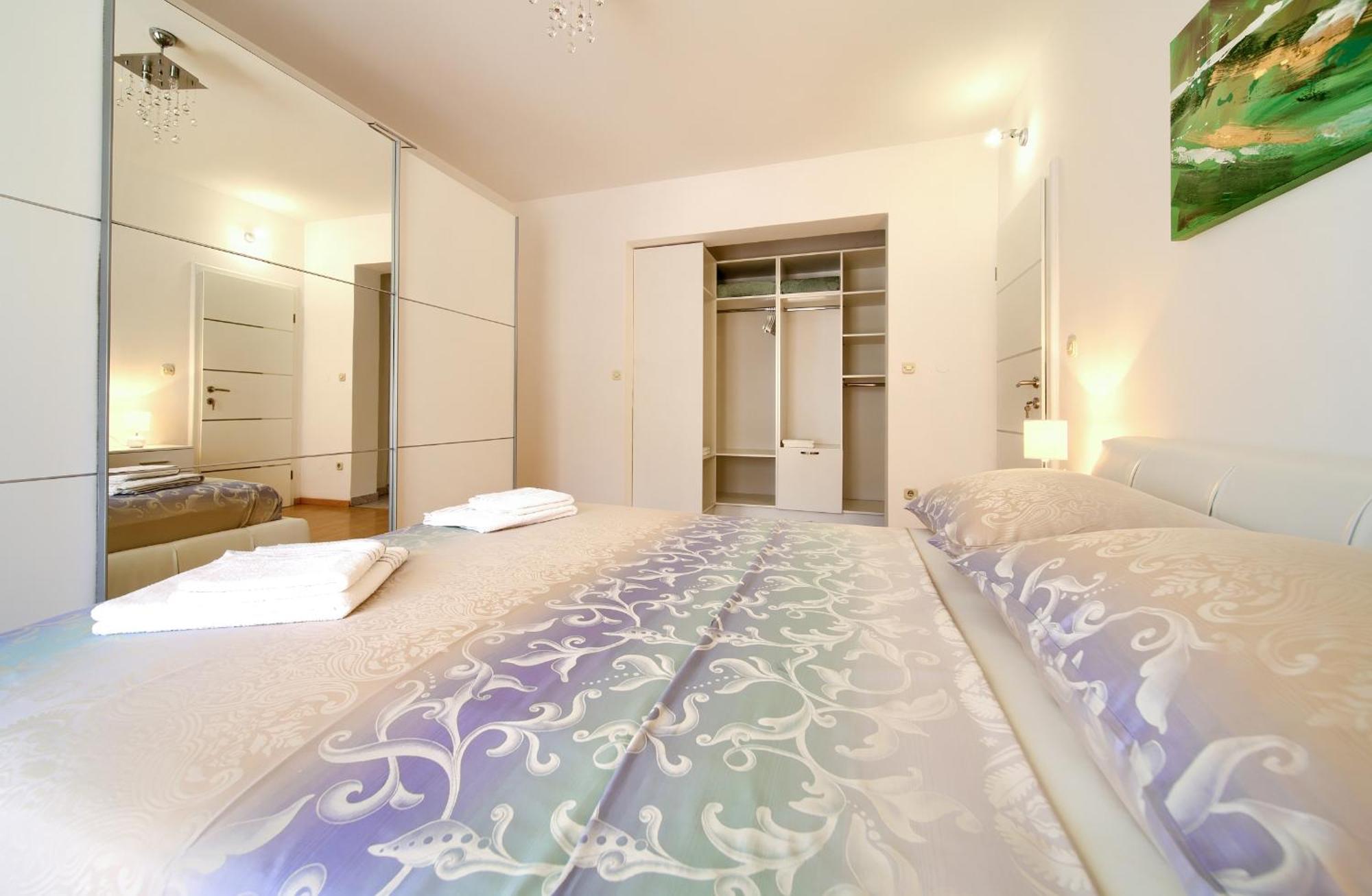 קרק Apartmani Assa Krk מראה חיצוני תמונה