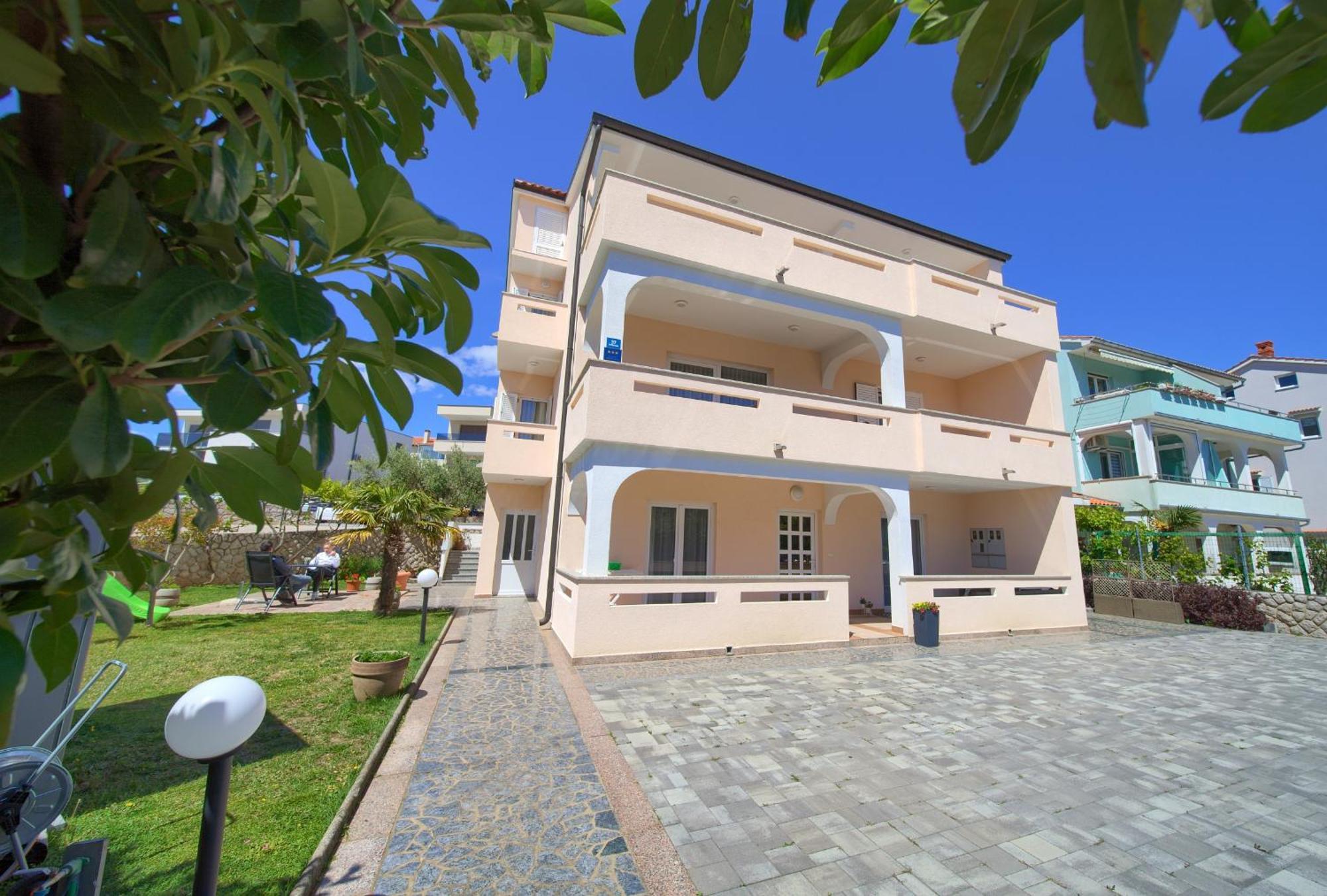 קרק Apartmani Assa Krk מראה חיצוני תמונה