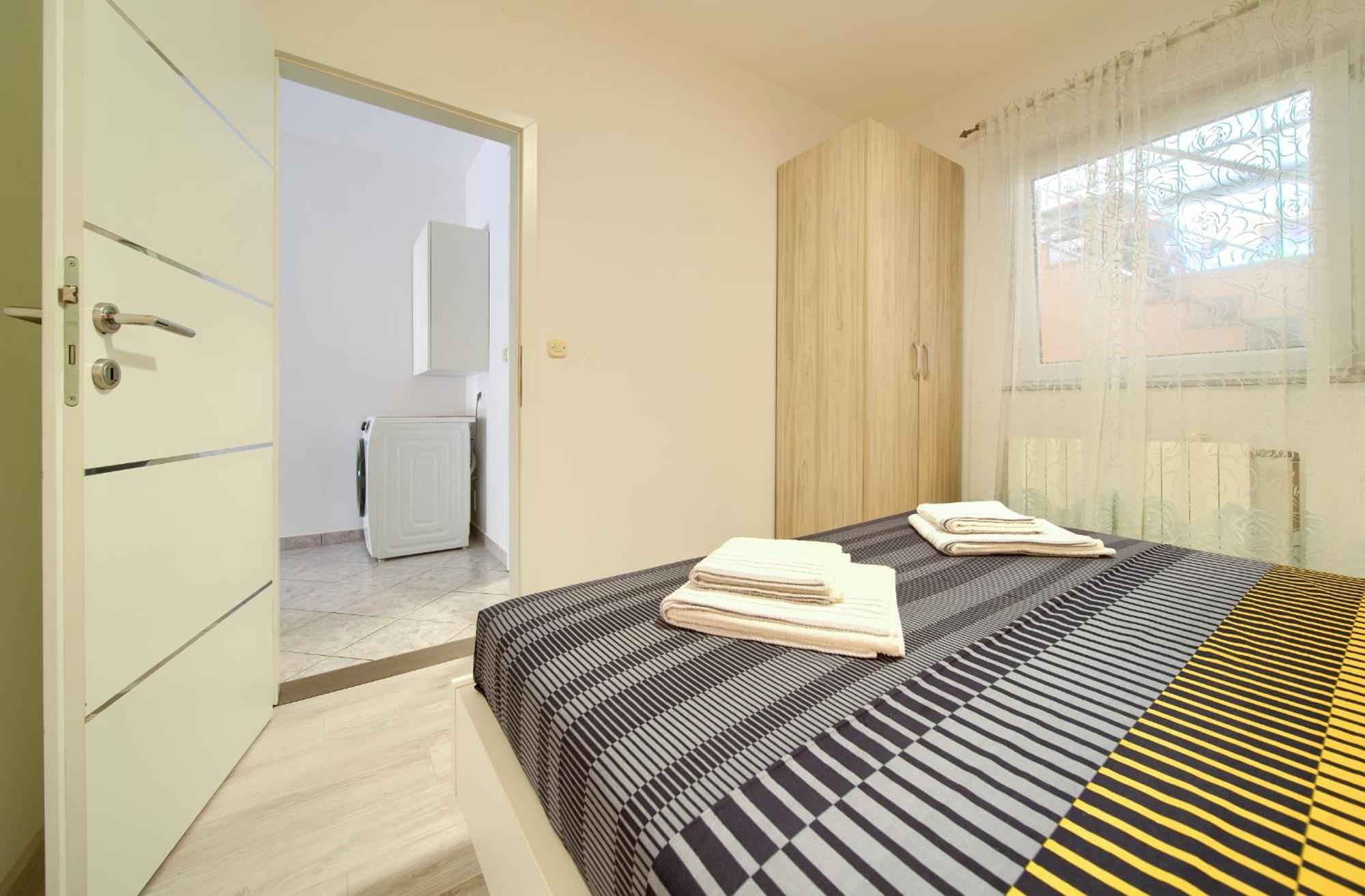 קרק Apartmani Assa Krk מראה חיצוני תמונה